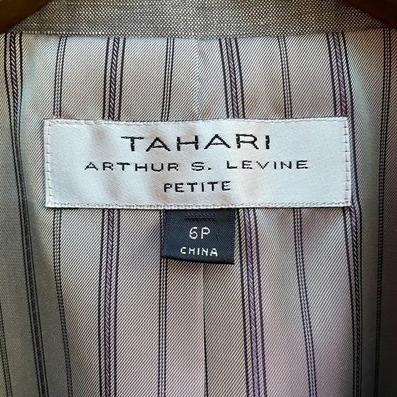 ❌SOLD❌ Tahari Linen Blazer - Picture 3 of 5